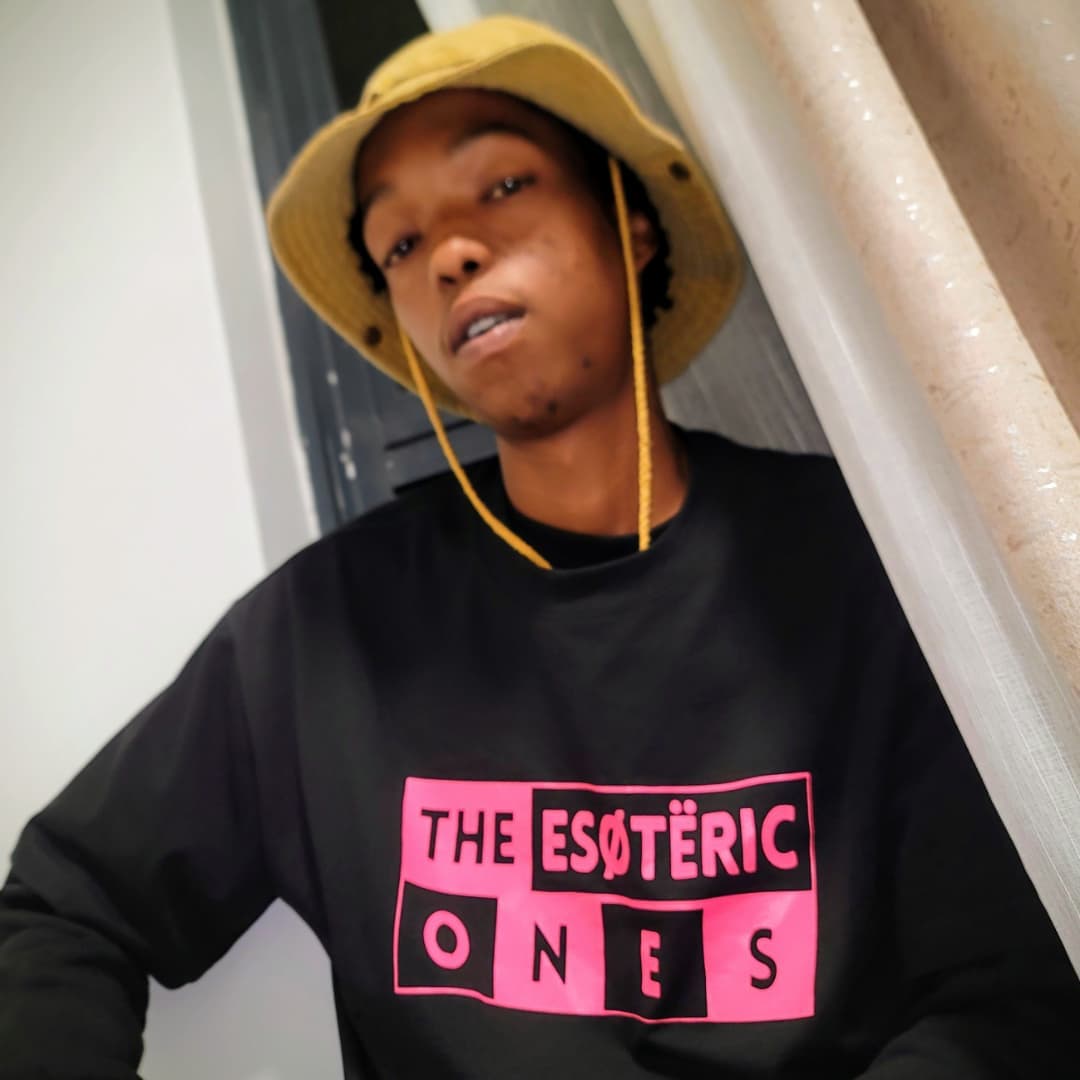 The ESØTËRIC Ones Tee — Black