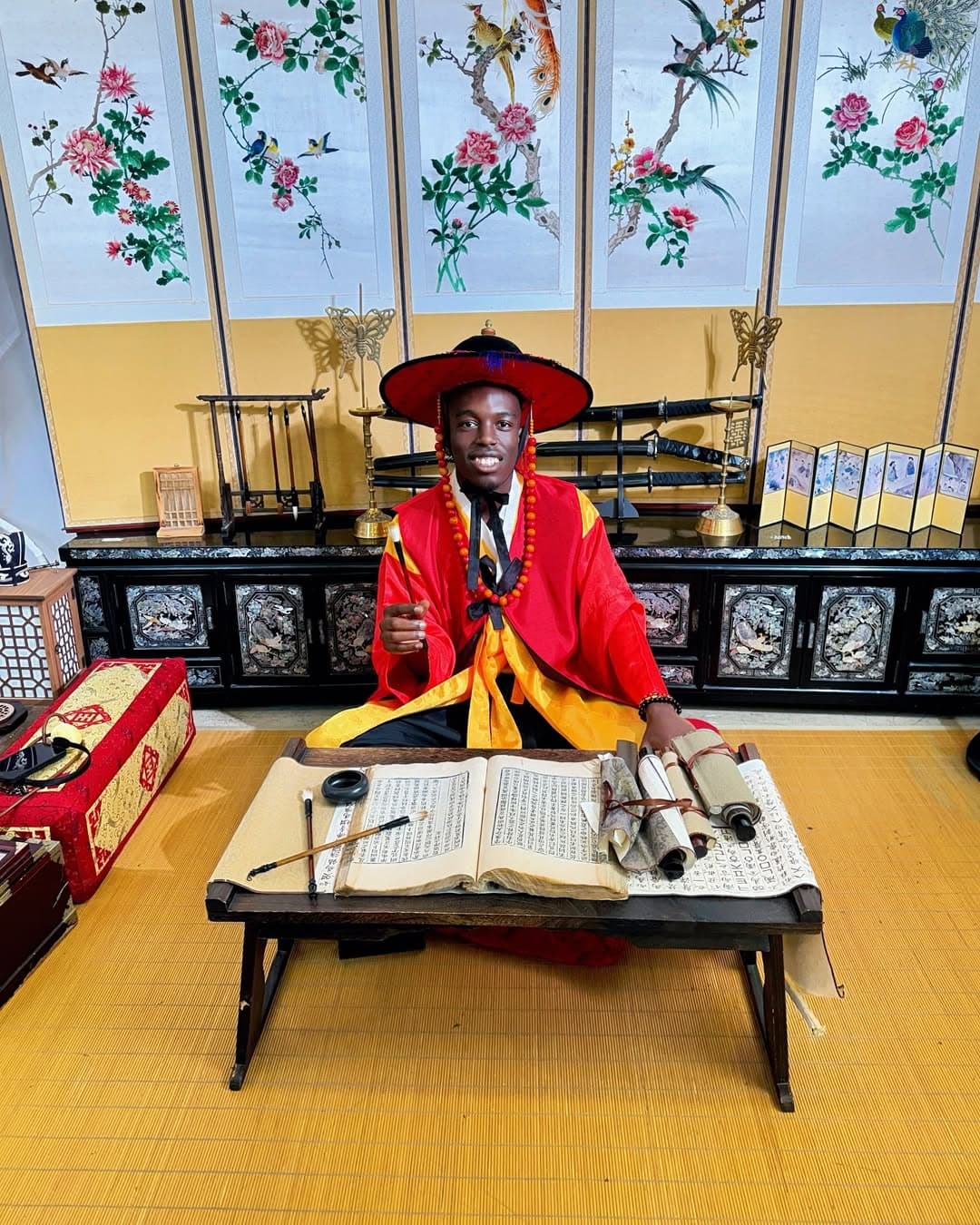Hanbok at Gyeongbokgung Palace — Seoul Tourism content for Visit Seoul.